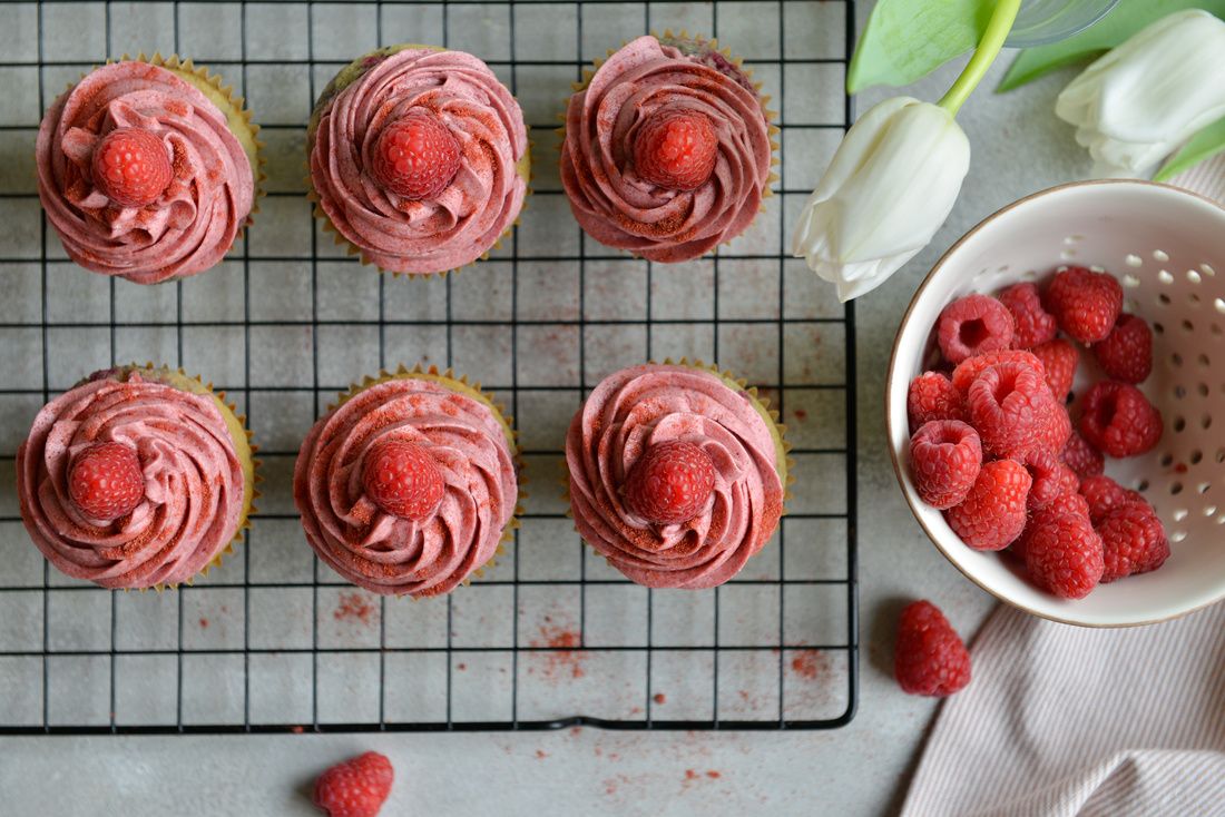 GLUTEN-FREE RASPBERRY CUPCAKES-2