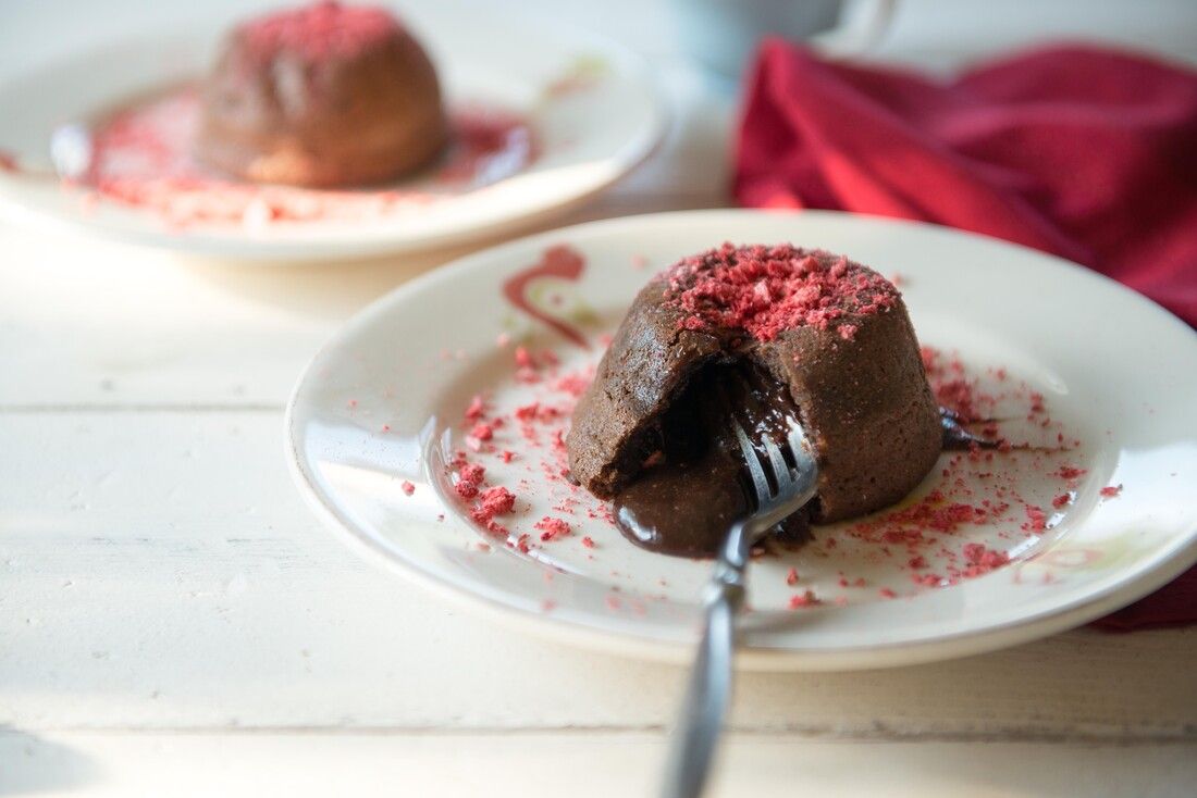 MOLTEN CHOCOLATE LAVA CAKES-1