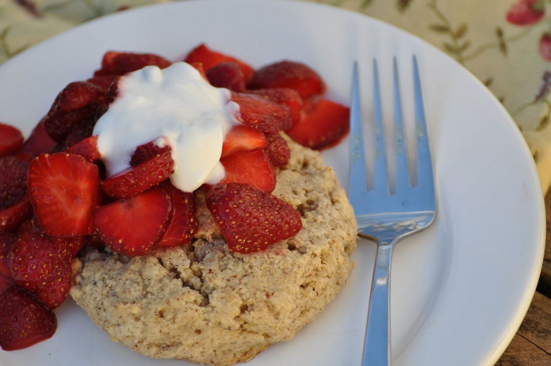 strawberry hazelnut shortcakes-1