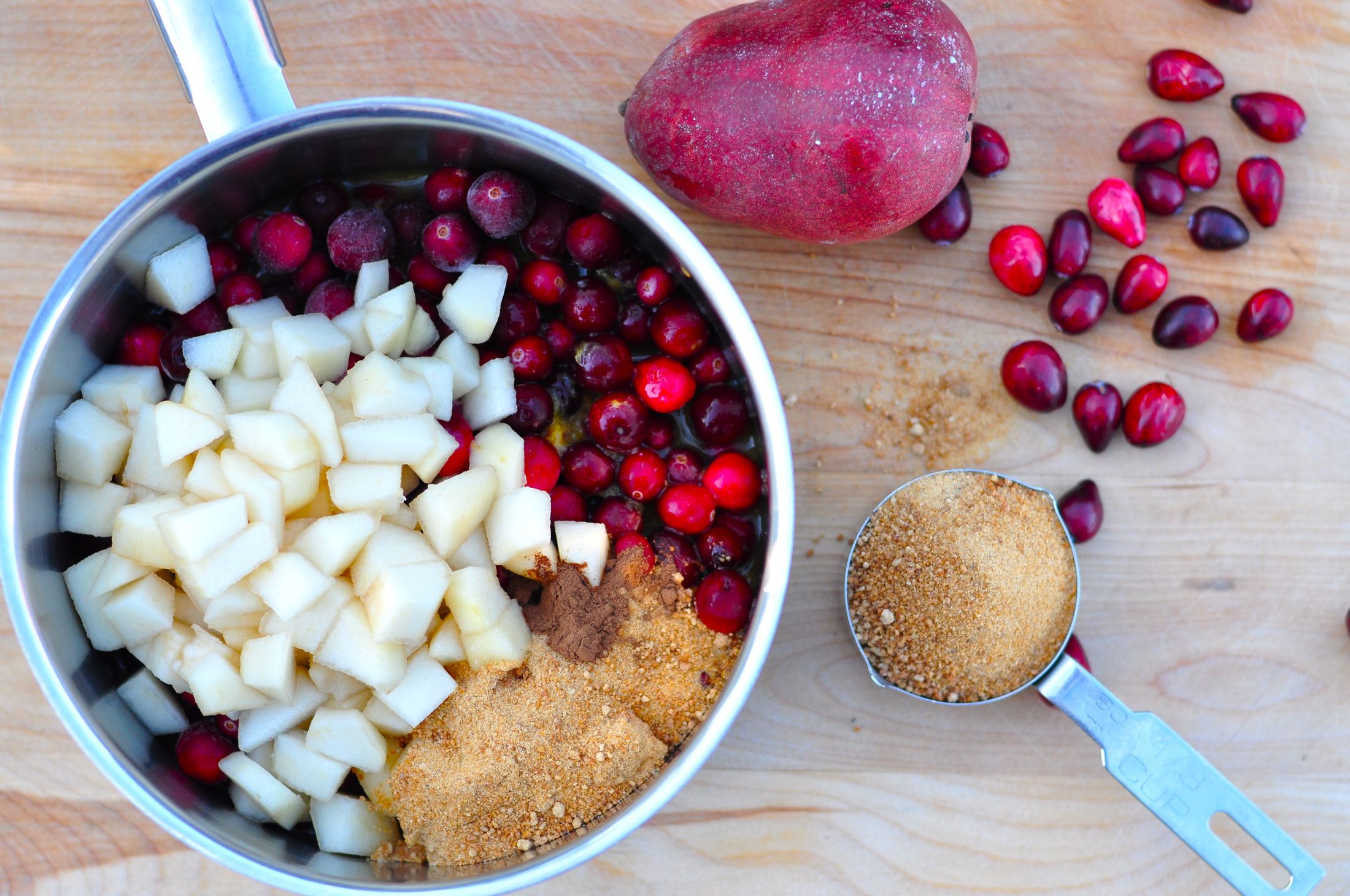 Cranberry-Pear Sauce (refined sugar-free)