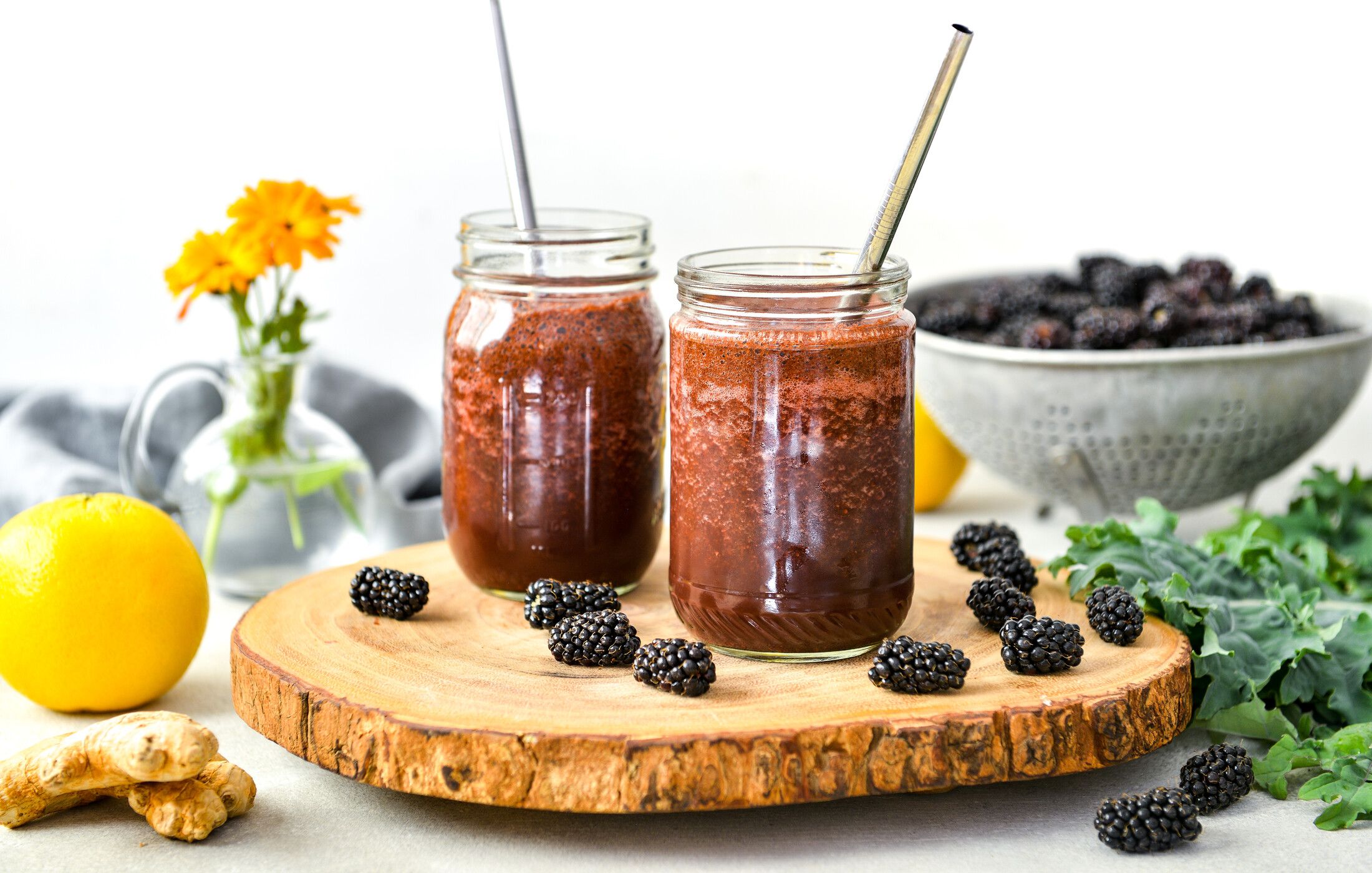 BLACKBERRY KALE PROTEIN SMOOTHIE