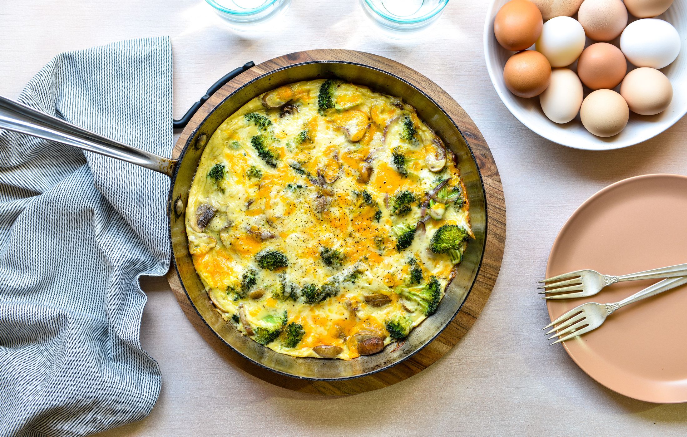 BROCCOLI-MUSHROOM-CHEDDAR OVEN OMELETTE-4