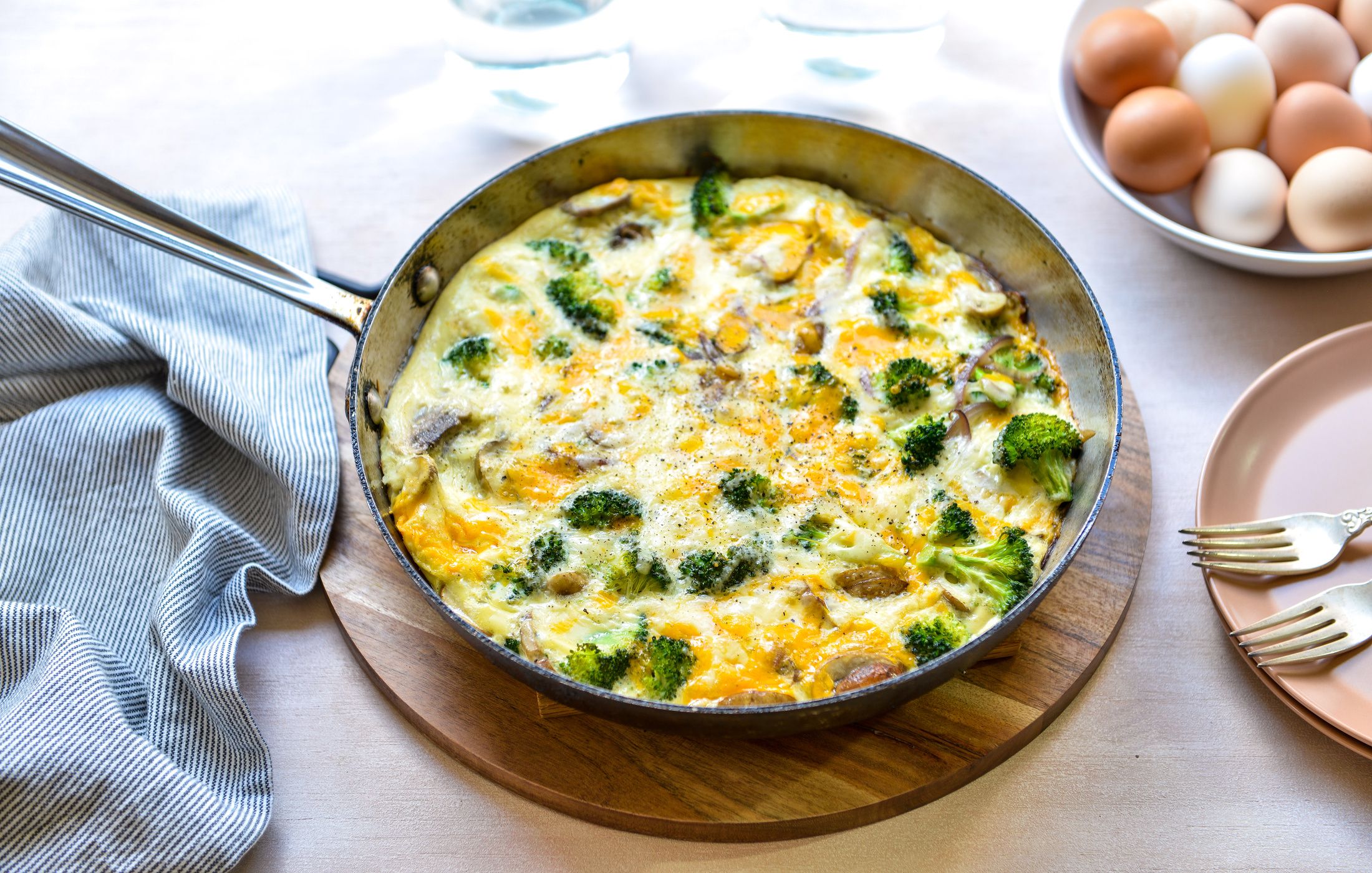 BROCCOLI-MUSHROOM-CHEDDAR OVEN OMELETTE-5