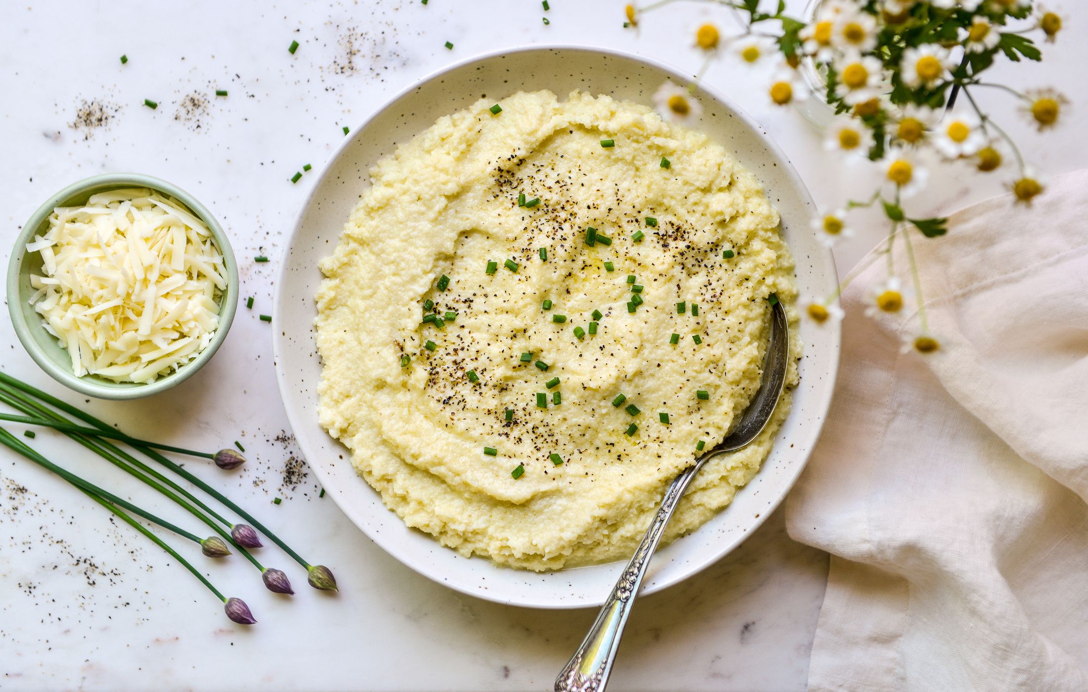 CHEESY CAULIFLOWER GRITS KETO-1