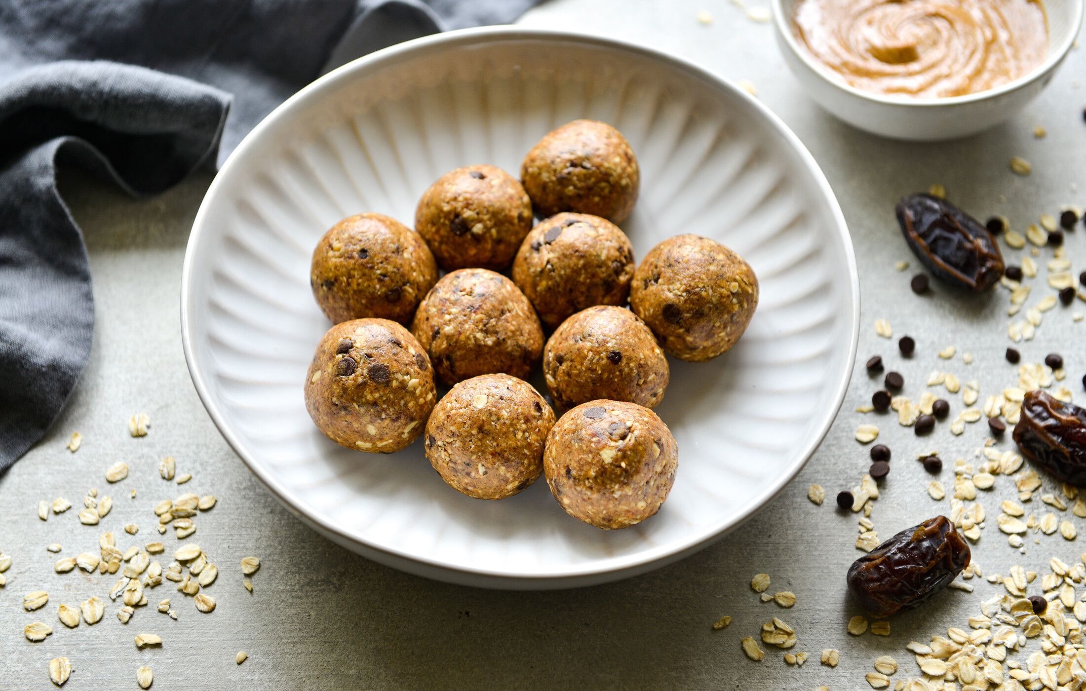 GLUTEN-FREE COOKIE DOUGH ENERGY BALLS-2