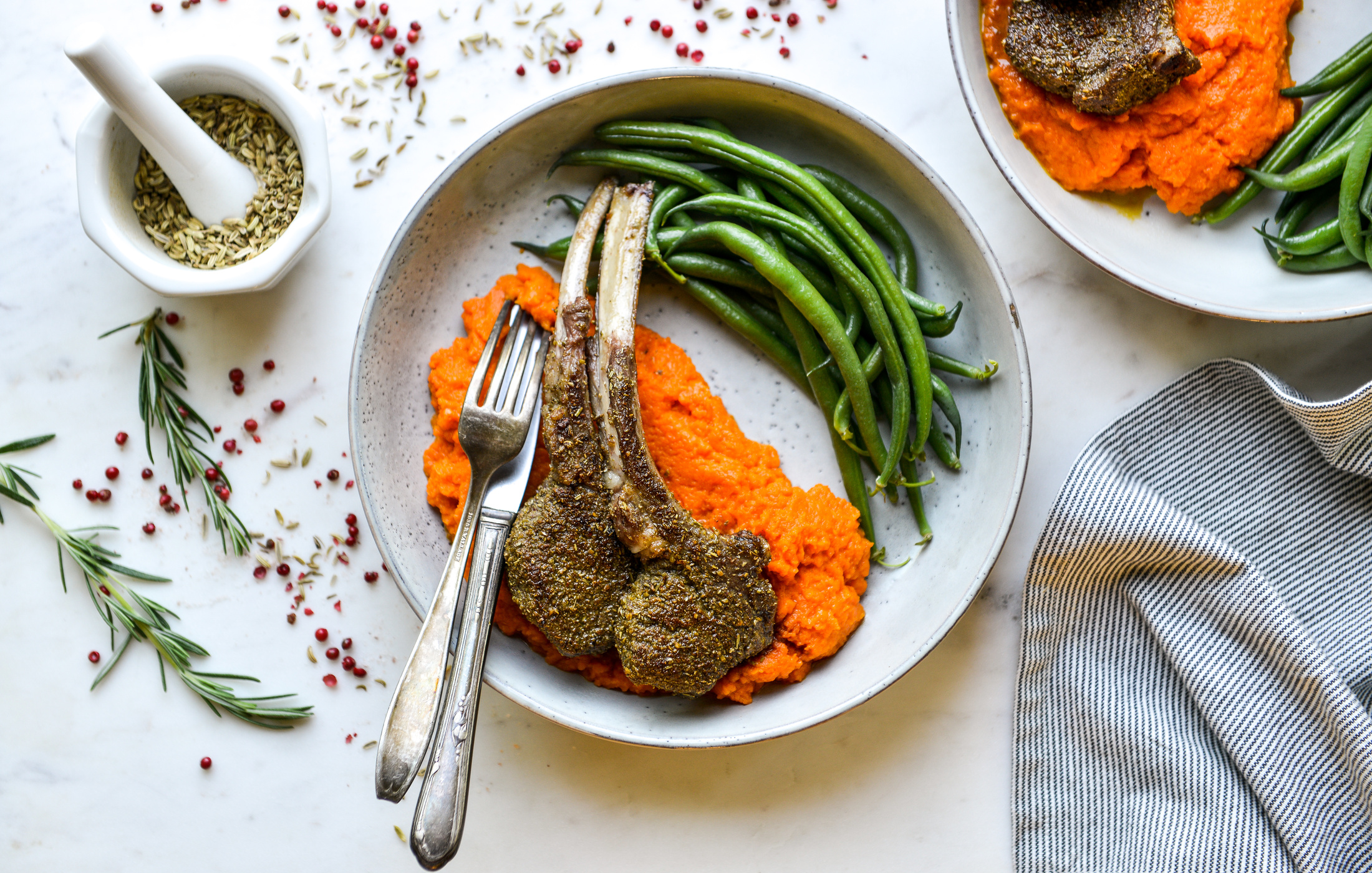 FENNEL-ROSEMARY CRUSTED LAMB CHOPS-1