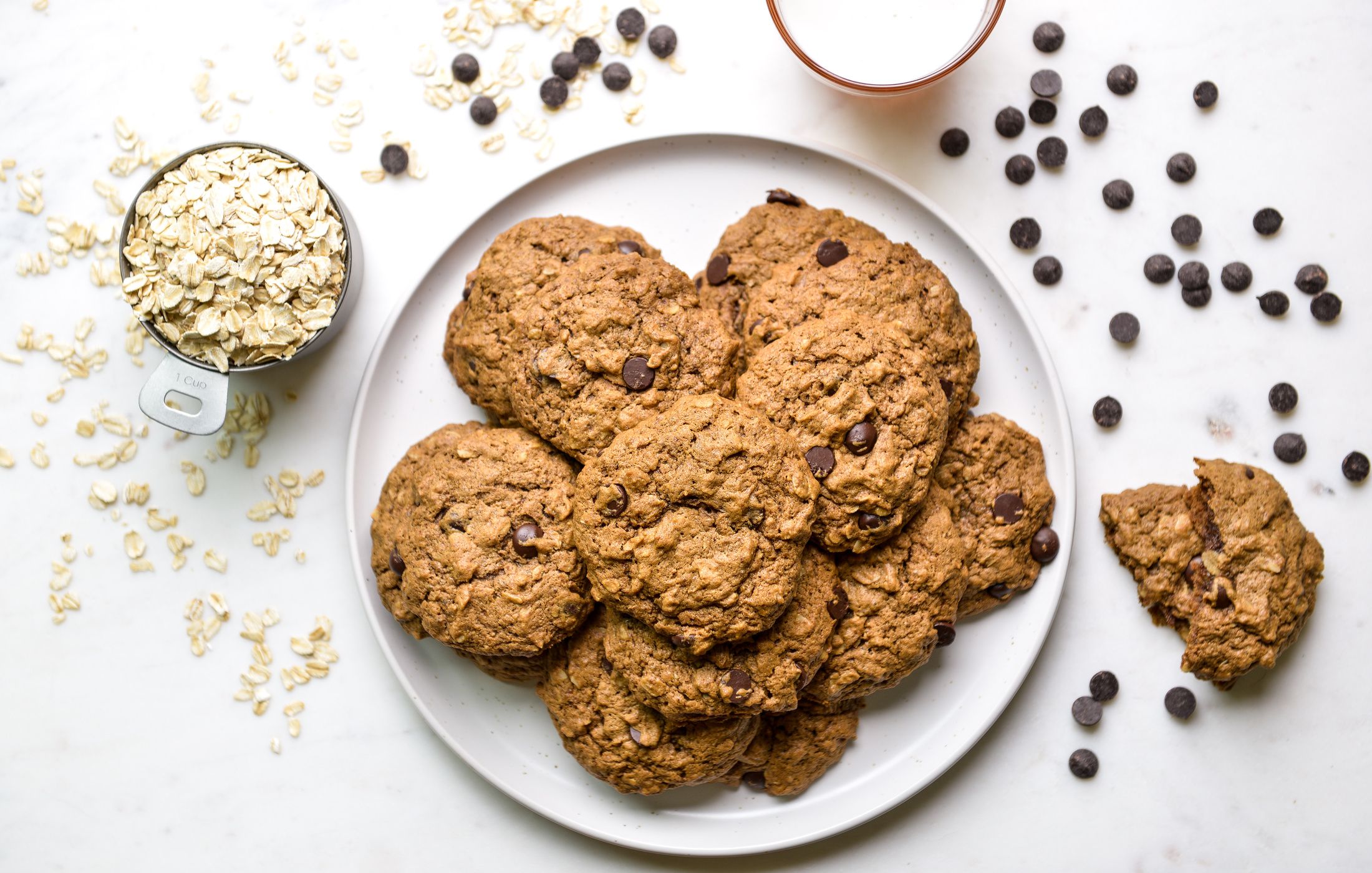 GLUTEN-FREE CHOCOLATE CHIP OATMEAL COOKIES-1