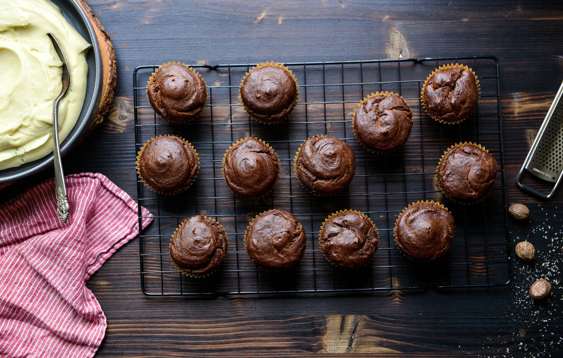 GLUTEN-FREE EGG-FREE MOLASSES SPICE CUPCAKES-3