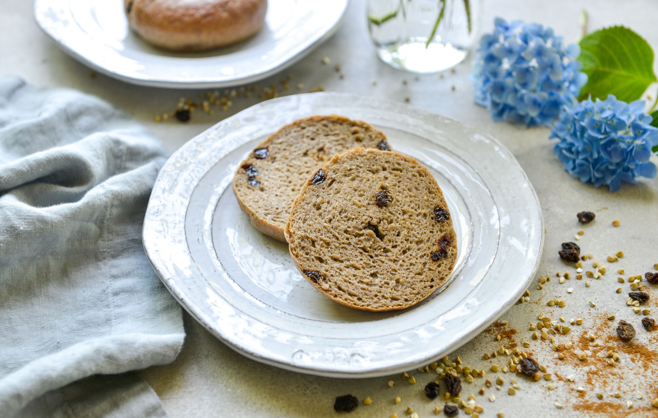 GLUTEN-FREE EGG-FREE VEGAN BUCKWHEAT CINNAMON RAISIN BAGELS-2