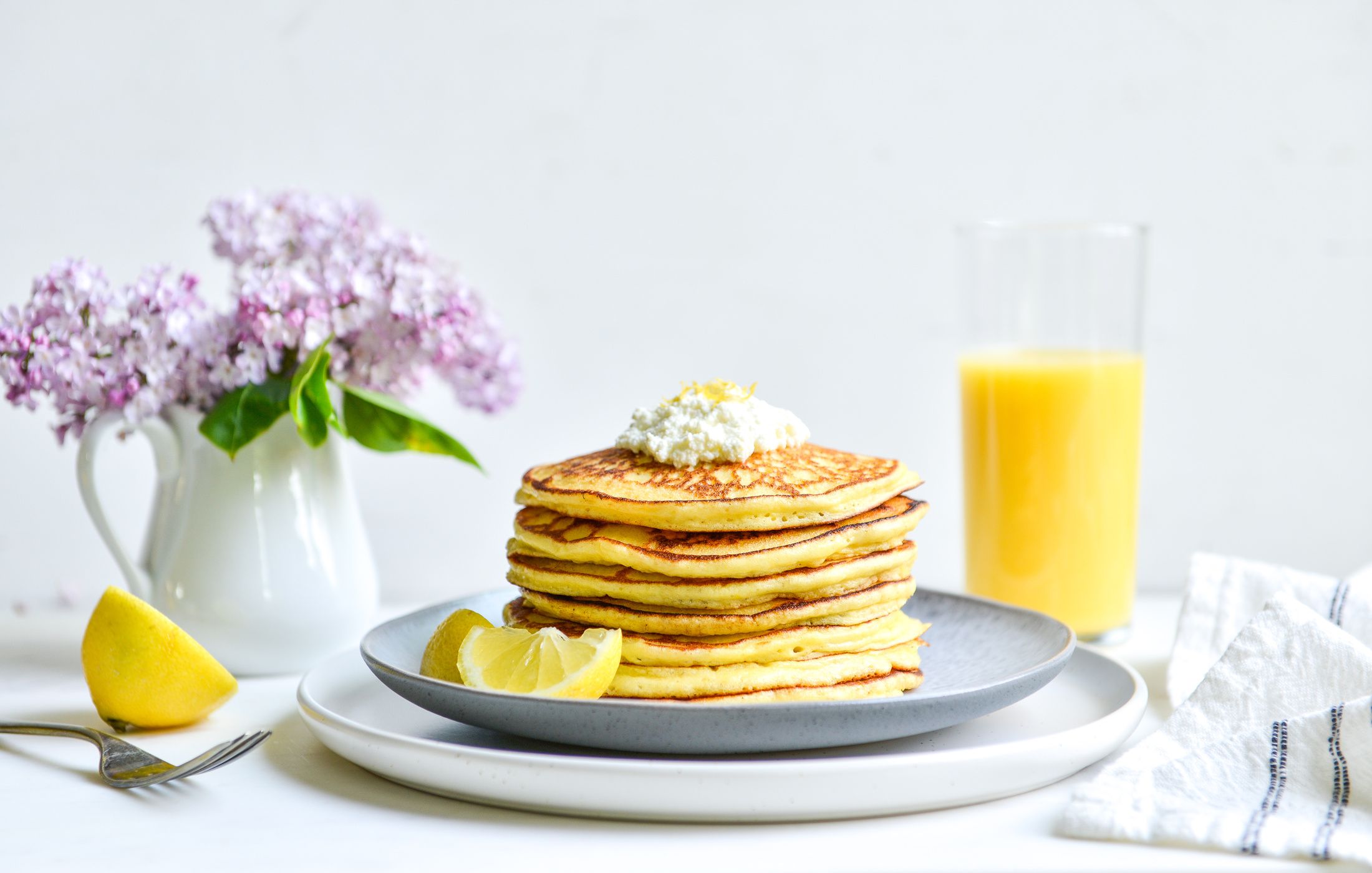 GLUTEN-FREE LEMON RICOTTA PANCAKES-1