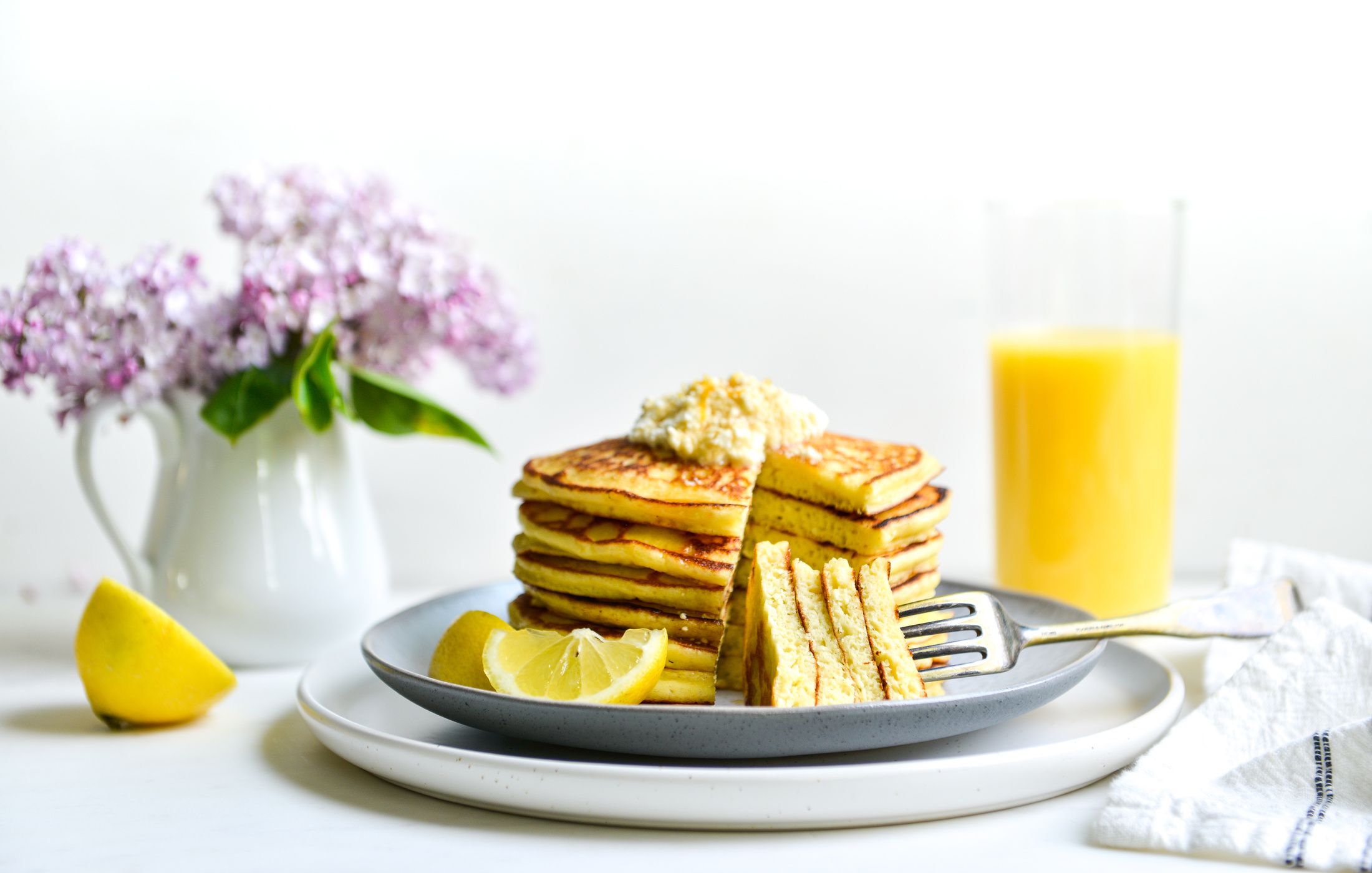 GLUTEN-FREE LEMON RICOTTA PANCAKES-3