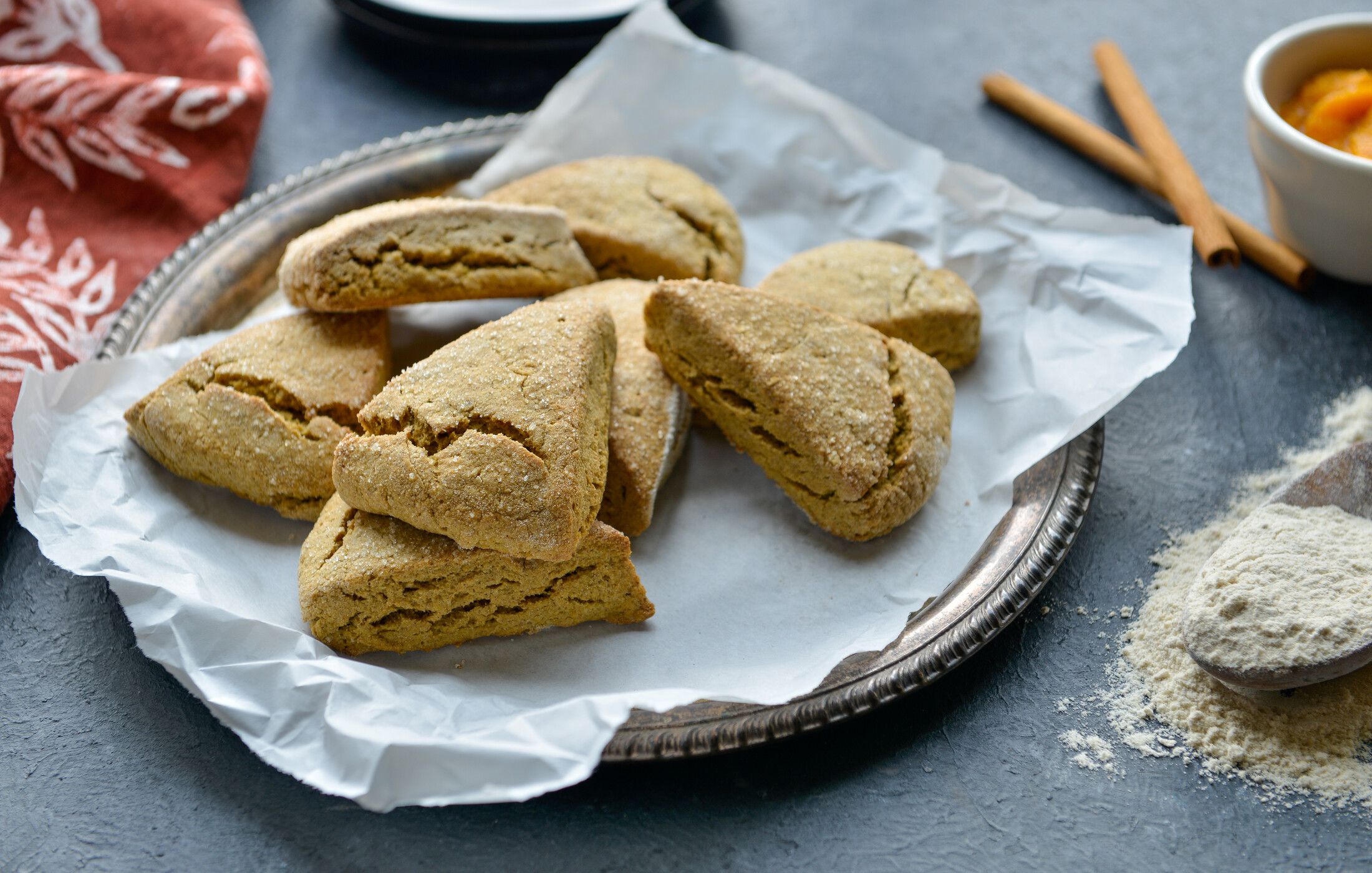 GLUTEN-FREE VEGAN PUMPKIN SCONES-1