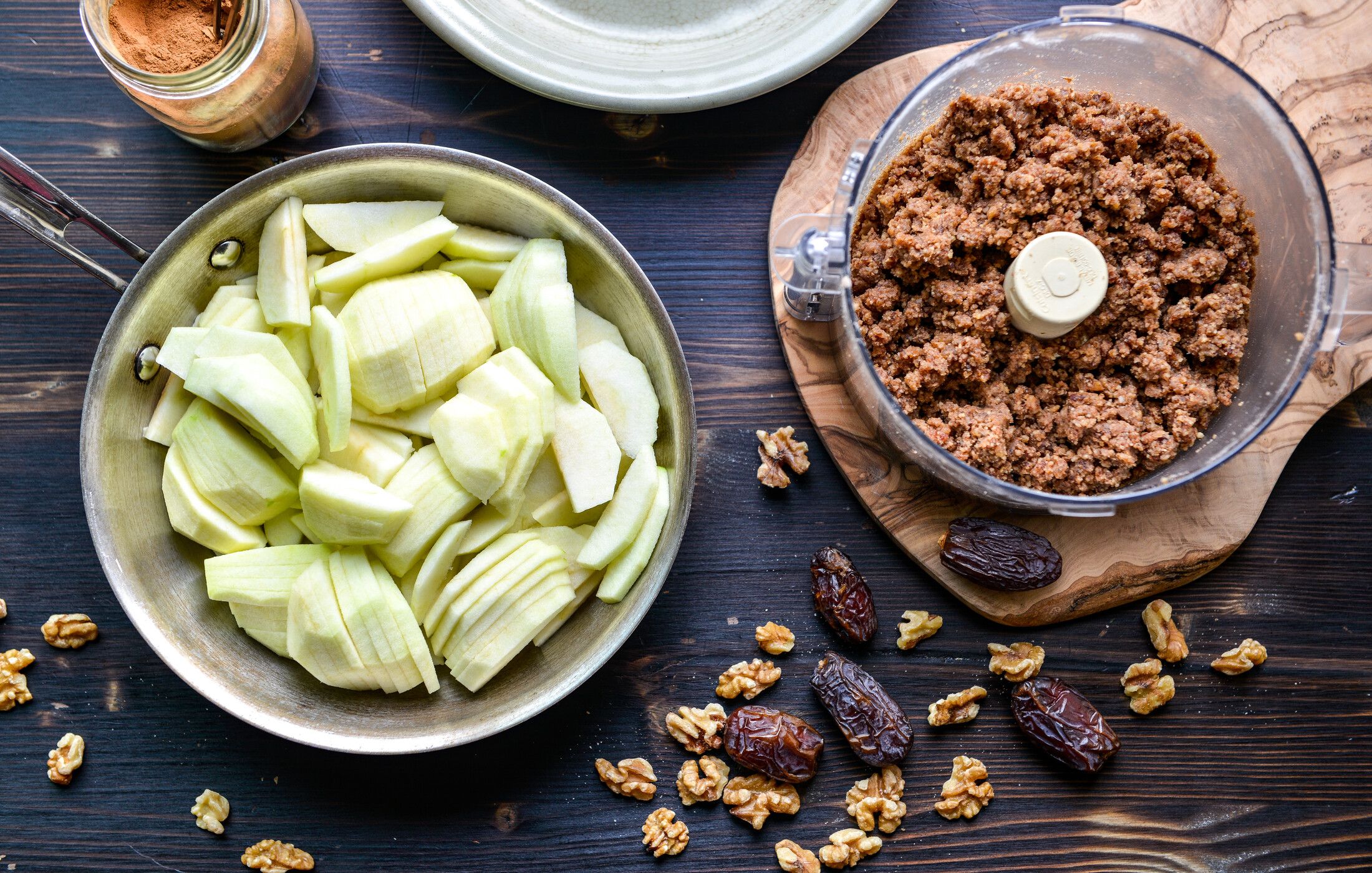 GRAIN-FREE VEGAN APPLE WALNUT CRISP-1