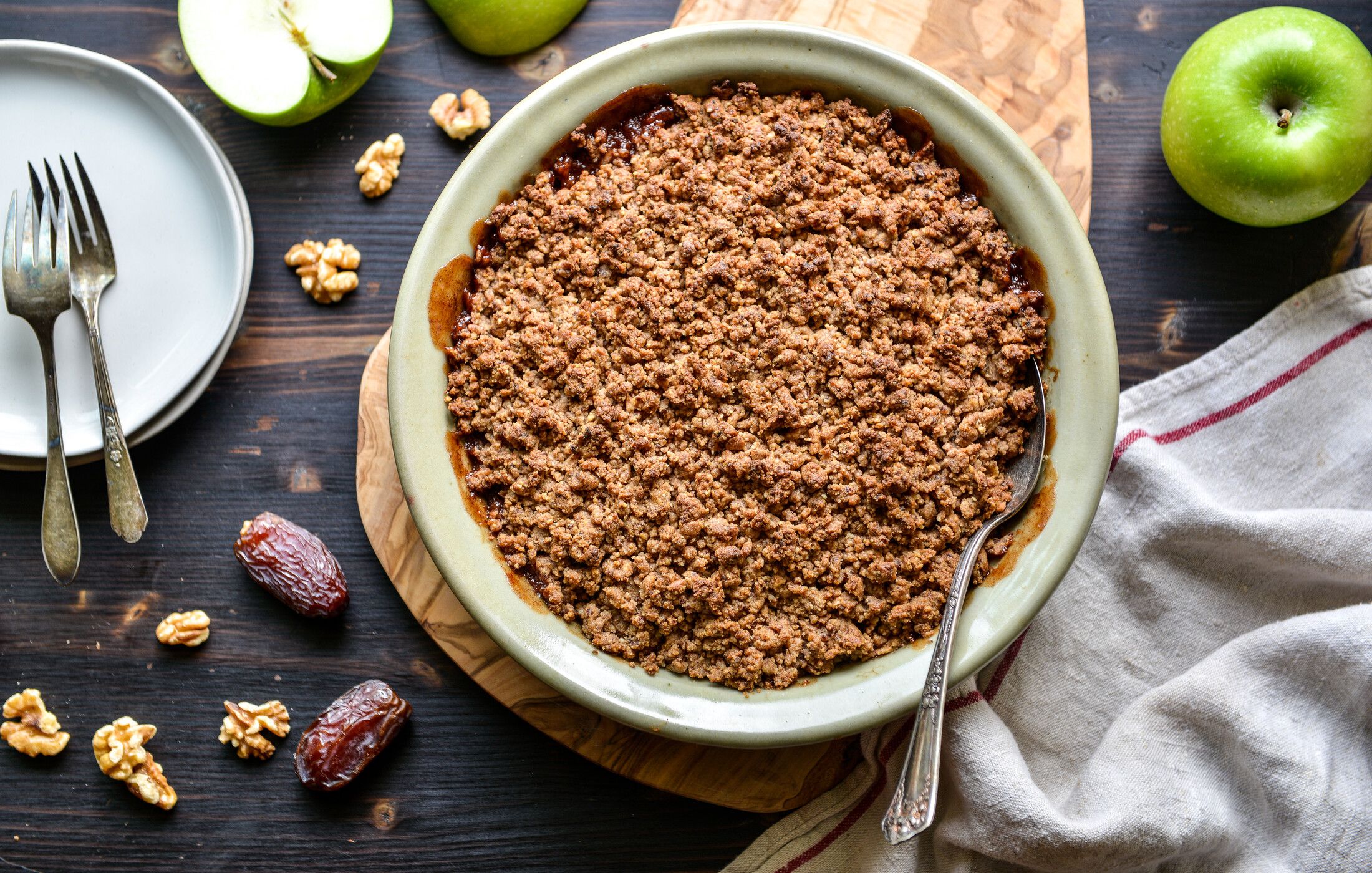 GRAIN-FREE VEGAN APPLE WALNUT CRISP-2