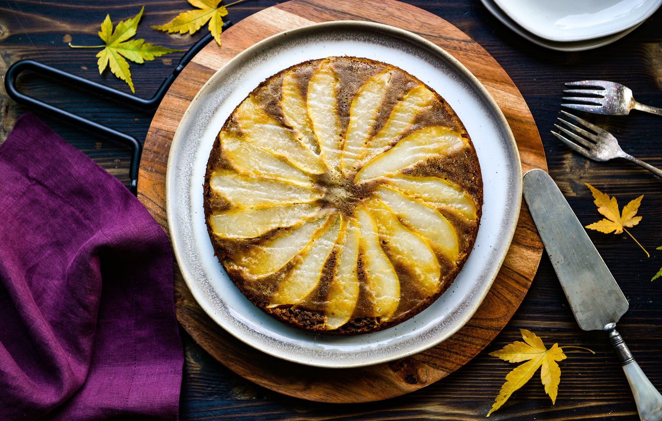 GRAIN-FREE PEAR GINGERBREAD UPSIDE DOWN CAKE-1