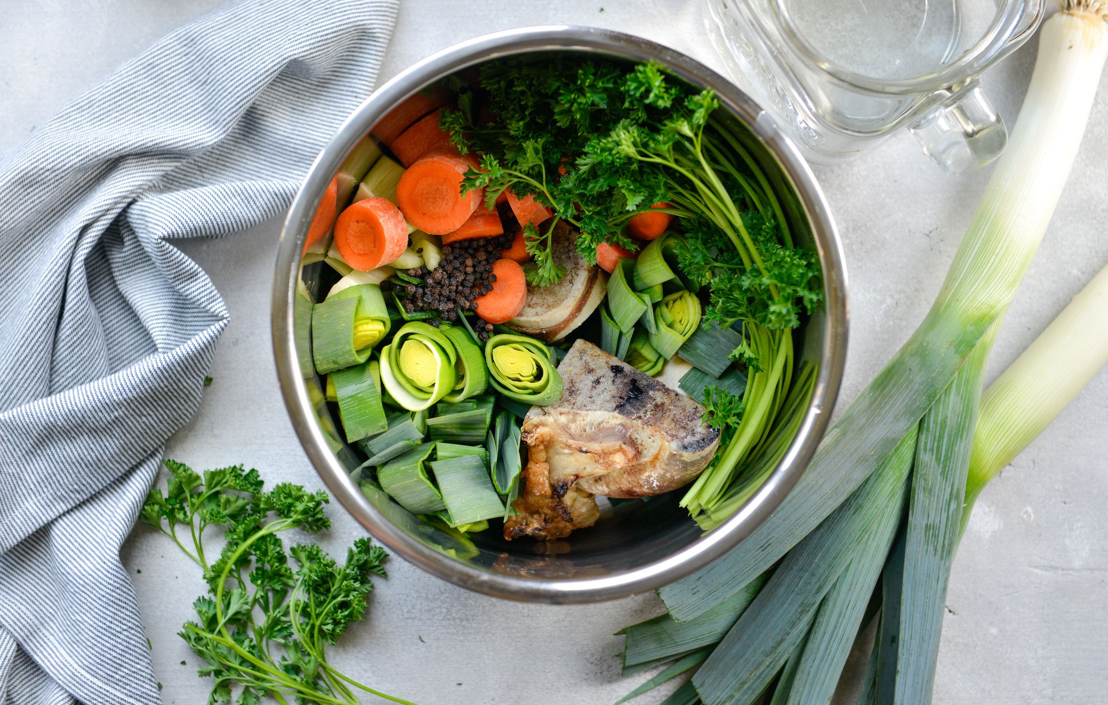 LOW-FODMAP BEEF BONE BROTH-1