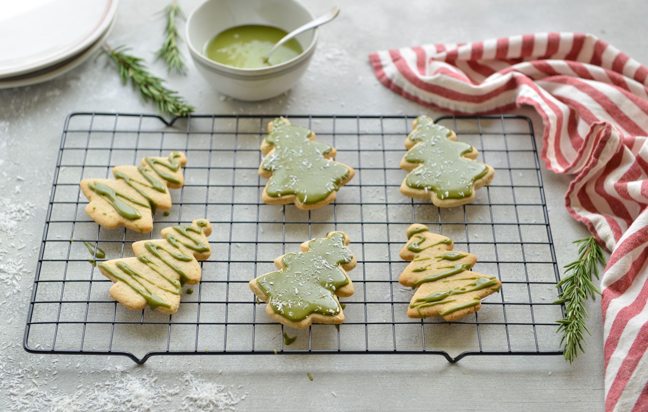 PALEO VEGAN CUT-OUT SUGAR COOKIES-MATCHA-MAPLE ICING-2