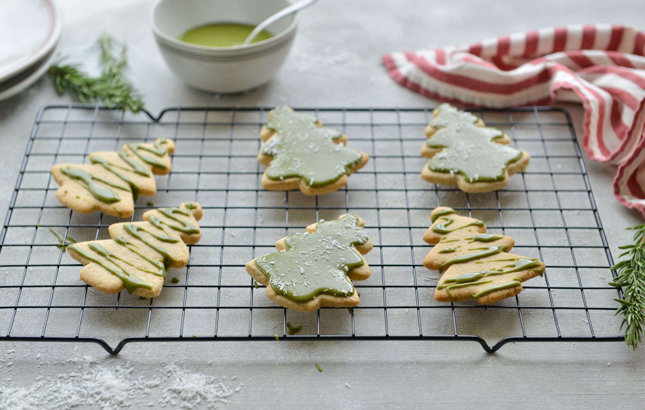 PALEO VEGAN CUT-OUT SUGAR COOKIES-MATCHA-MAPLE ICING-3