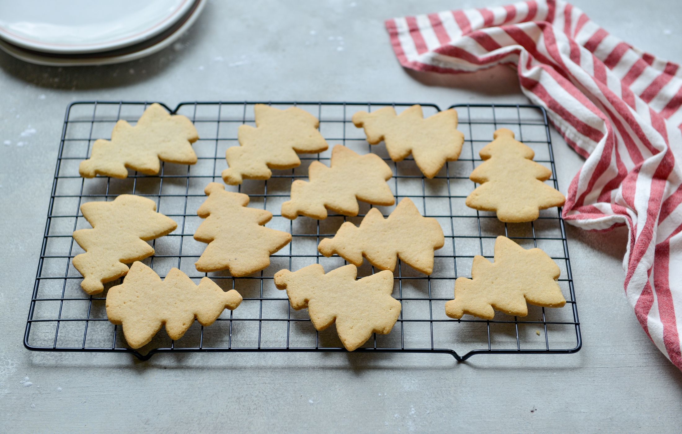 PALEO VEGAN CUT-OUT SUGAR COOKIES-MATCHA-MAPLE ICING-4