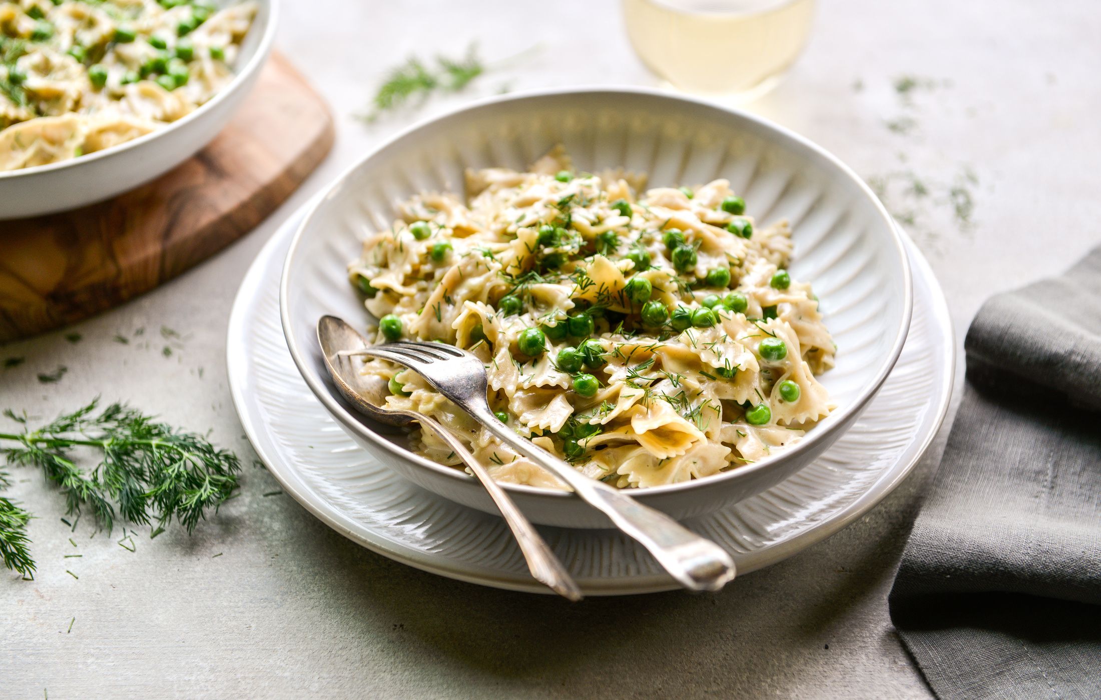 PASTA AND PEAS WITH GARLIC CREAM SAUCE-2