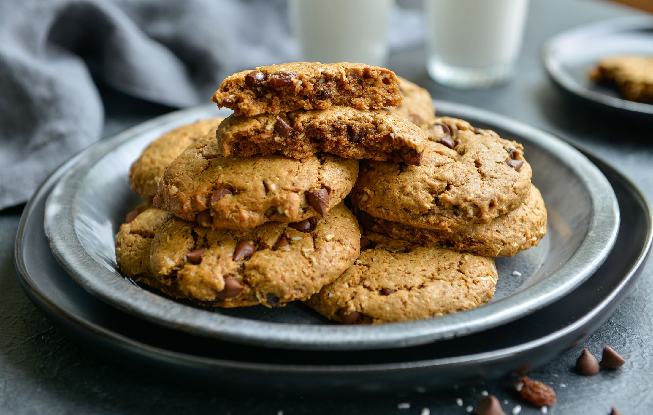 PEANUT BUTTER MONSTER COOKIES-3