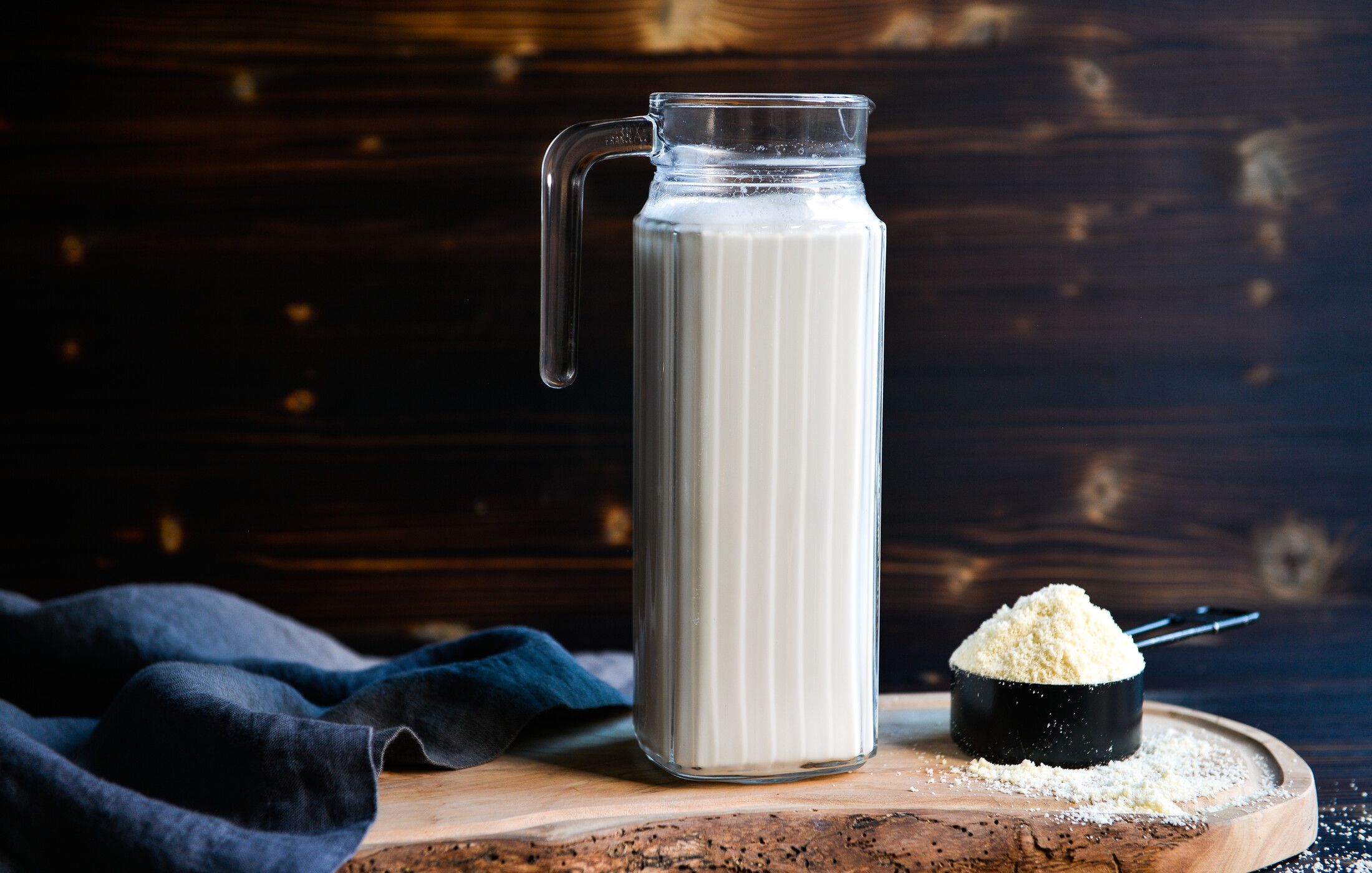 QUICK RICH HOMEMADE ALMOND MILK-1