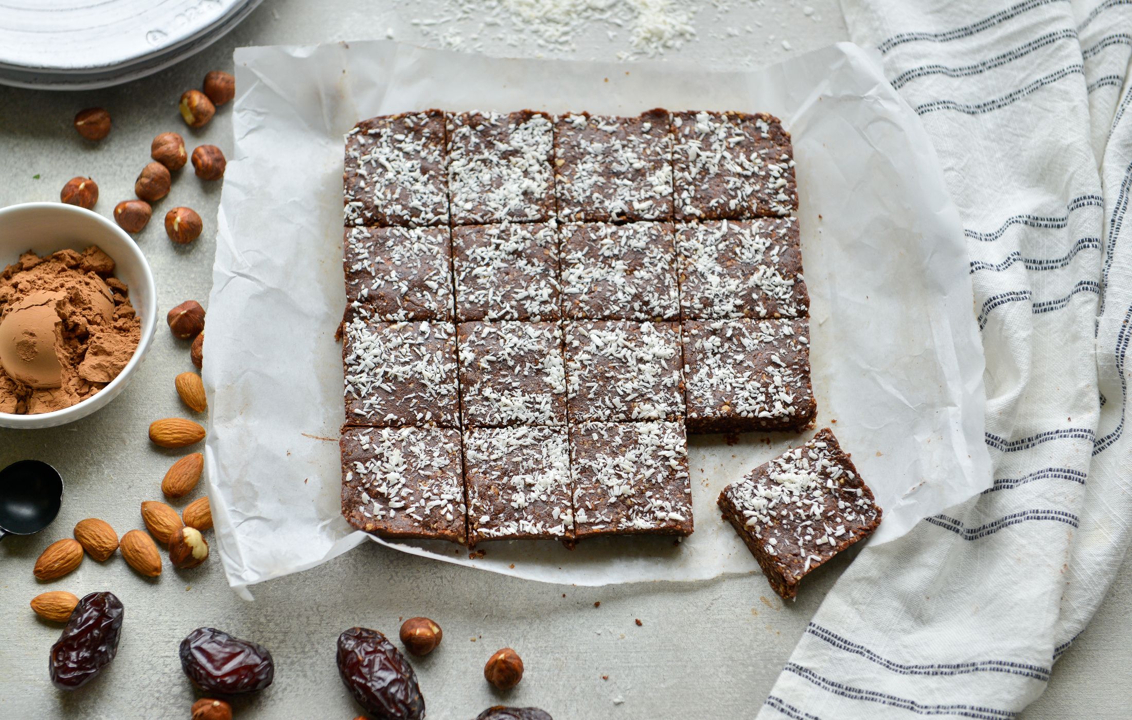 RAW CHOCOLATE HAZELNUT BROWNIES-4