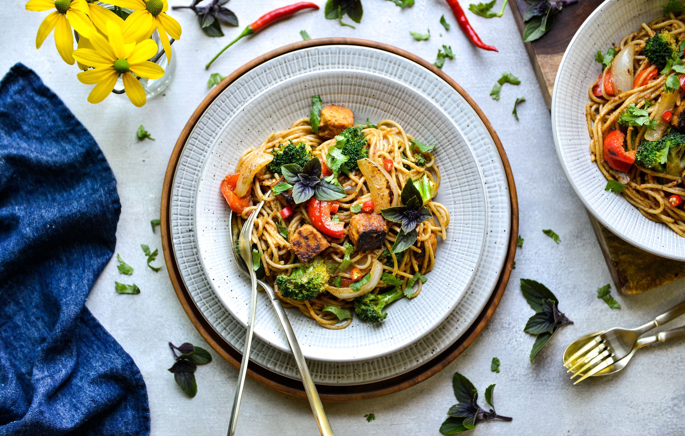 THAI TEMPEH NOODLE STIR-FRY-1