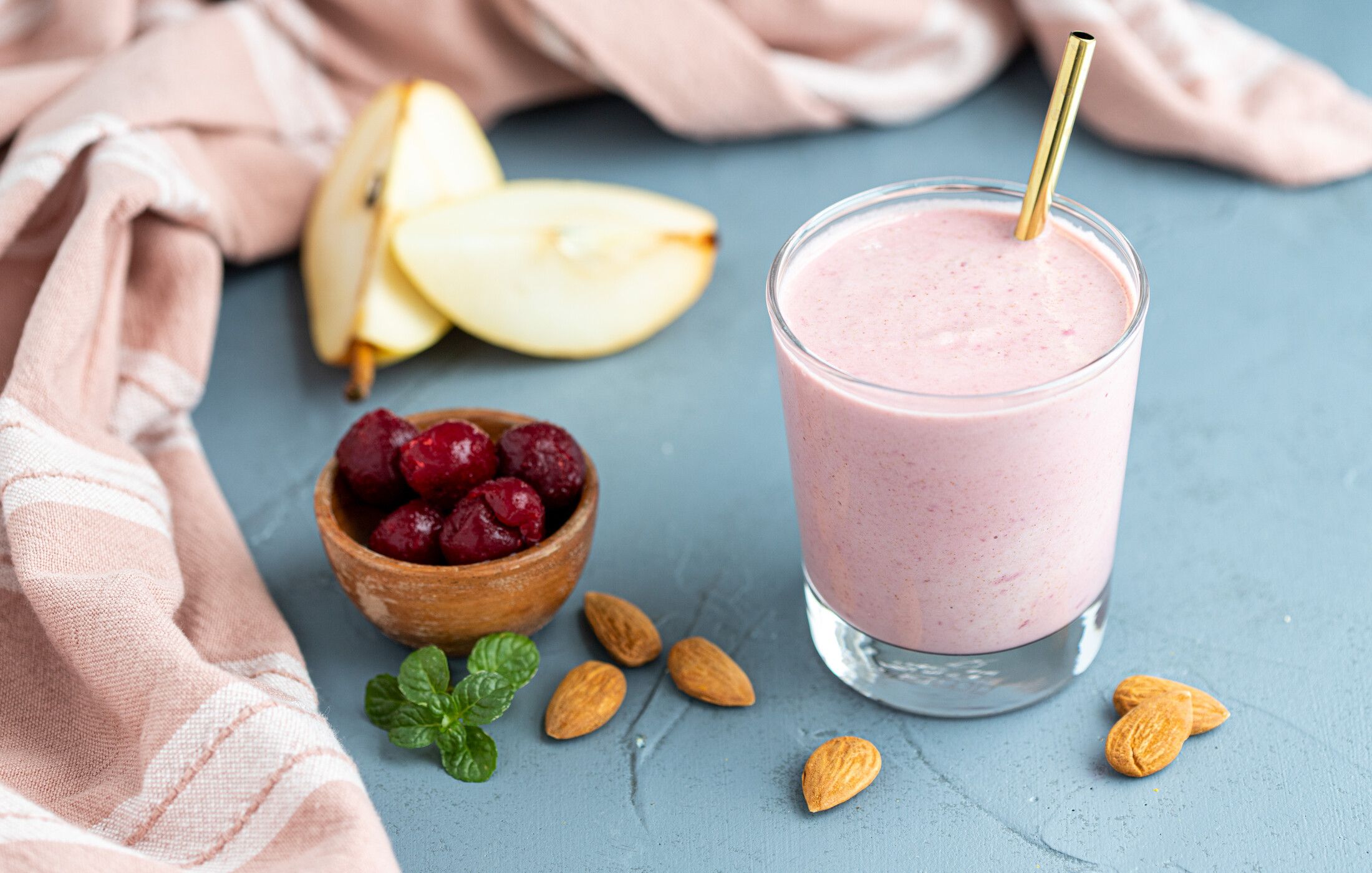 Vegan Raw Cherry-Almond Smoothie