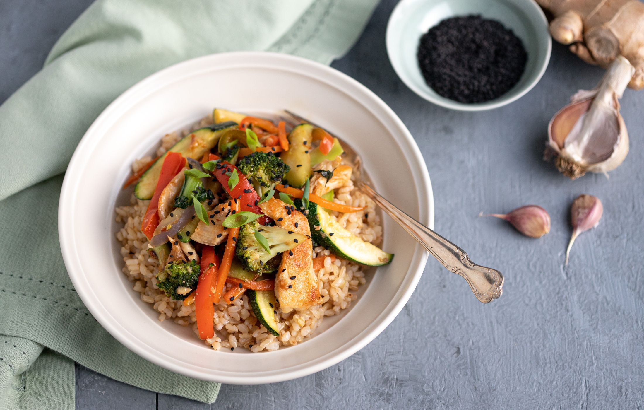 Chicken Stir Fry with Bell Peppers, Carrots, and Broccoli 