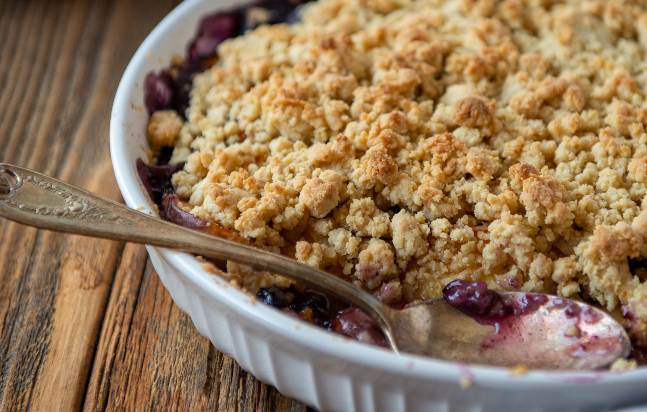 Peach Blueberry Crumble