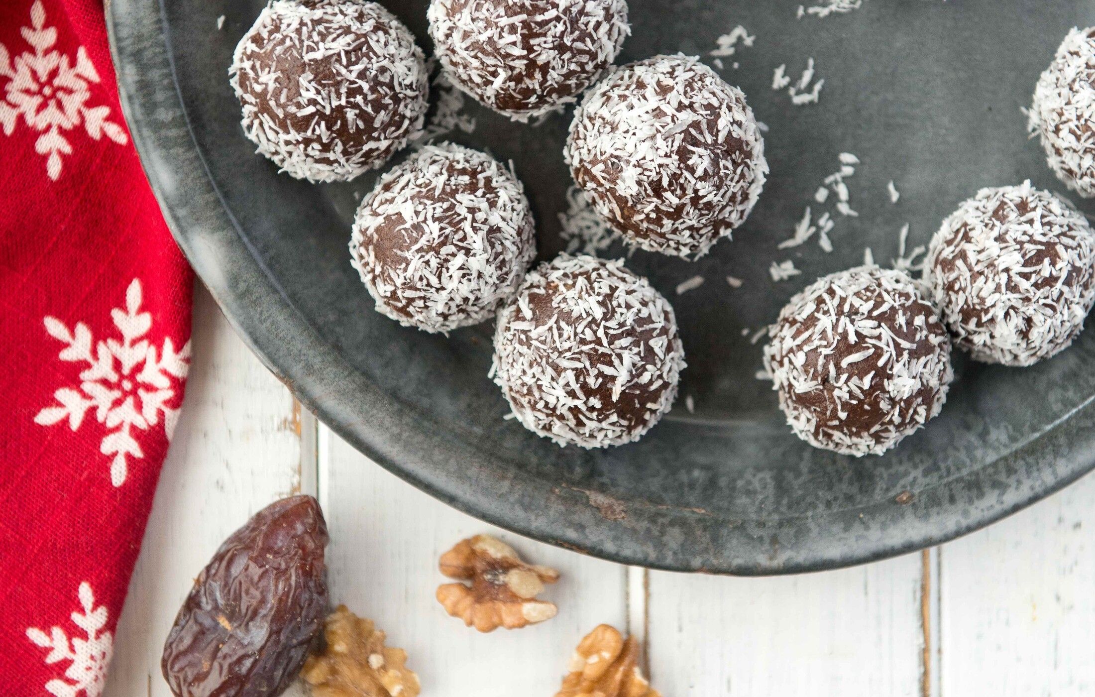 Raw Chocolate Walnut Truffles Vegan