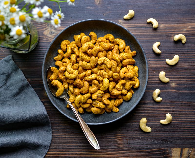 CURRY ROASTED CASHEWS-1