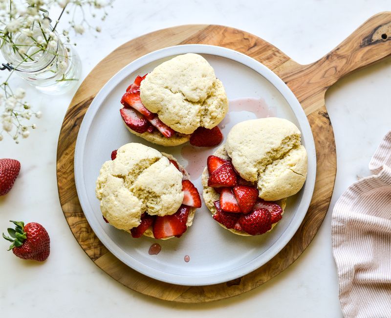 GLUTEN-FREE STRAWBERRY SHORTCAKES-EGG-FREE-LOW-FODMAP-1