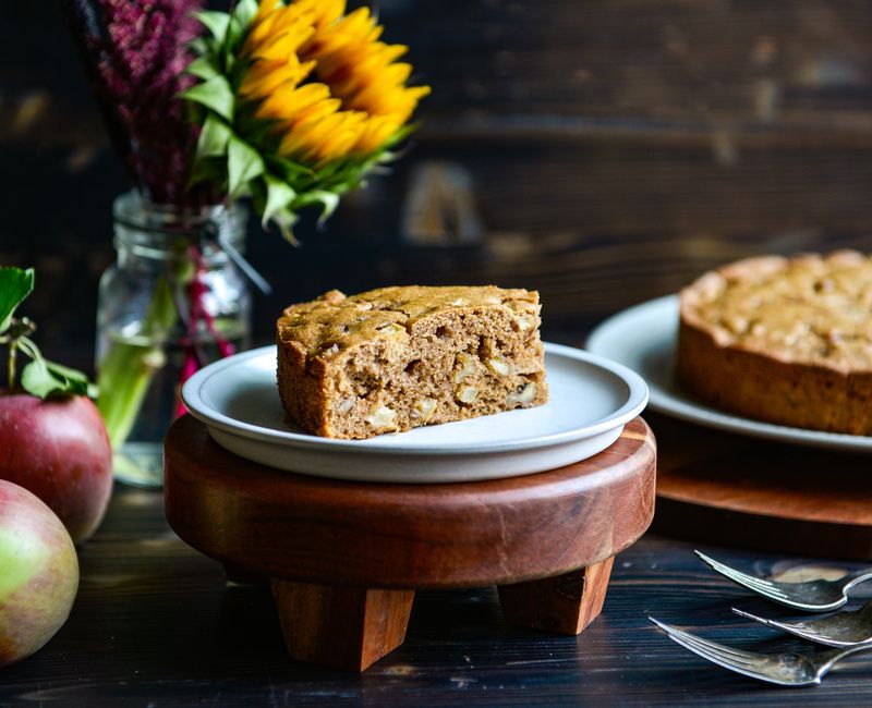 GRAIN-FREE DAIRY-FREE APPLE-WALNUT CAKE-1