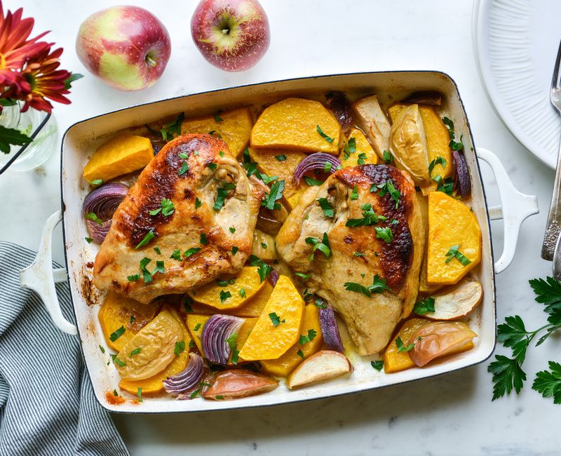 HONEY-GLAZED ROASTED CHICKEN WITH SQUASH AND APPLES-3