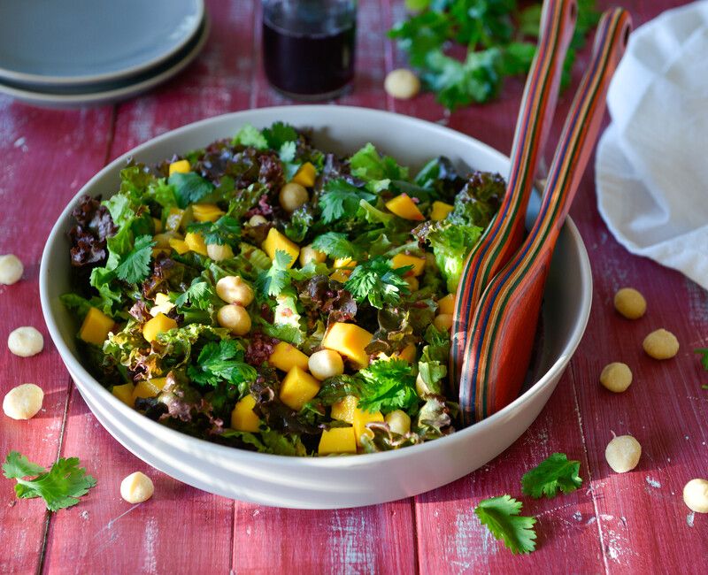 LOW-HISTAMINE MANGO MACADAMIA NUT SALAD