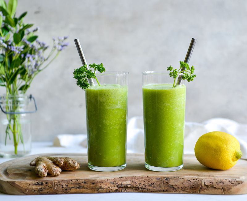 PARSLEY-CABBAGE DETOX SMOOTHIE-1