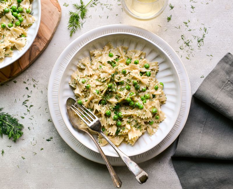 PASTA AND PEAS WITH GARLIC CREAM SAUCE-1