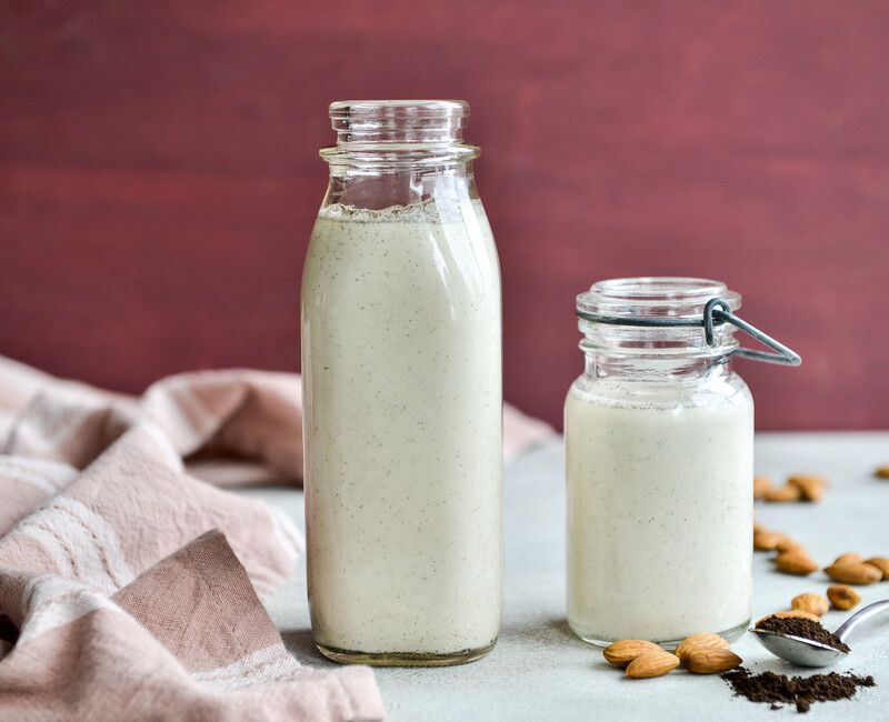 RAW VANILLA ALMOND MILK-1