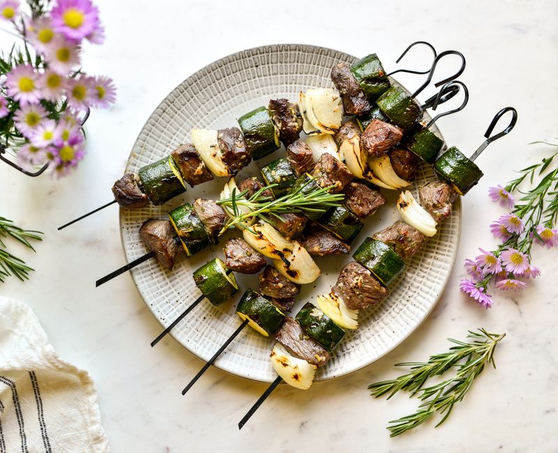 ROSEMARY STEAK AND ZUCCHINI KEBABS-1