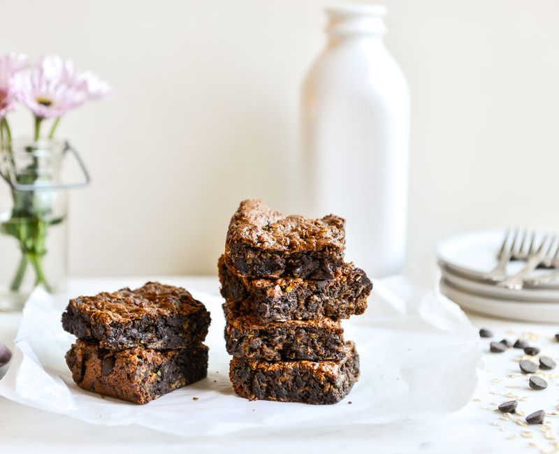 ZUCCHINI-ALMOND-CHOCOLATE-CHIP-BARS-VEGAN-1