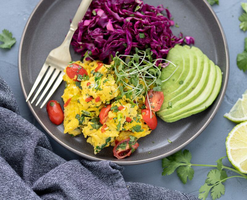 Scrambled Eggs with Cilantro and Tomatoes 