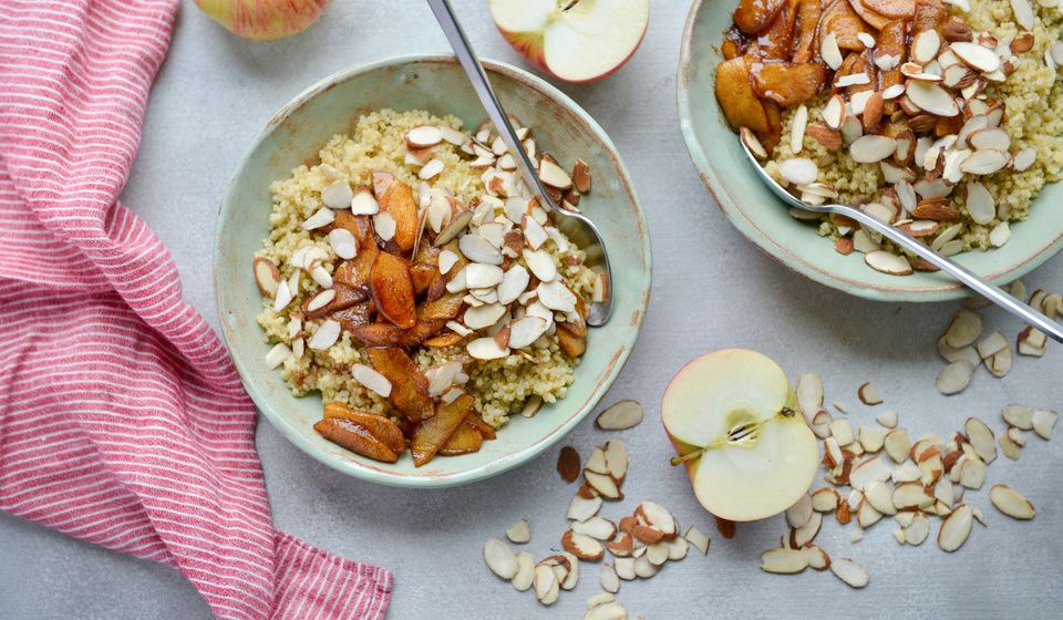 Quick Quinoa Breakfast with Warm Cinnamon Apples